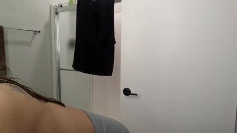 Snapshot of ariicutekitty chatting on September 29, 4:28 am airskiii online show from September 29, 4:28 am