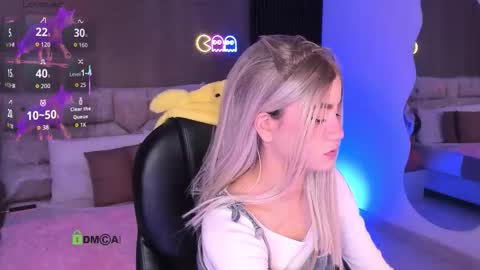 Ari  online show from October 30, 11:05 pm