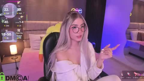 Ari  online show from November 7, 11:38 pm