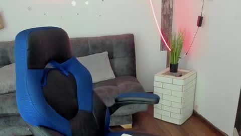 Snapshot of arisha_katy1 chatting on February 2, 3:54 am arisha_katy1 online show from February 2, 3:54 am