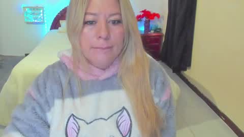 Snapshot of arisha_katy1 chatting on March 2, 11:50 am arisha_katy1 online show from March 2, 11:50 am