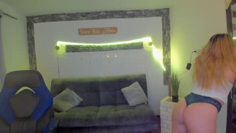 Snapshot of arisha_katy1 chatting on March 6, 1:48 am arisha_katy1 online show from March 6, 1:48 am