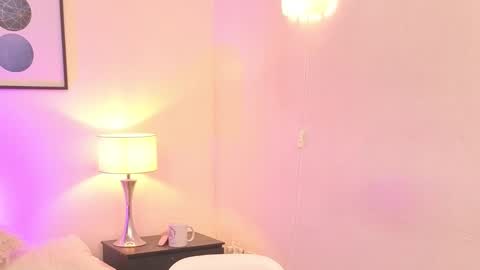 Snapshot of arivega chatting on February 26, 7:24 pm Nice to meet you thumb up me please its important I LOOK MY BIO DOWN online show from February 26, 7:24 pm