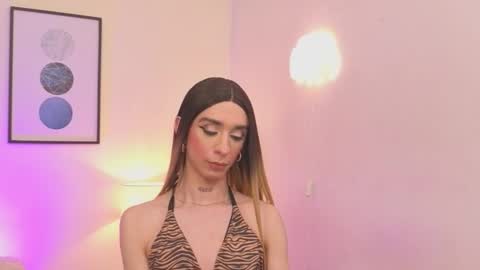 Snapshot of arivega chatting on February 27, 7:30 am Nice to meet you thumb up me please its important I LOOK MY BIO DOWN online show from February 27, 7:30 am