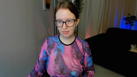 Snapshot of arizzzona_baby chatting on October 17, 5:43 am Arizona online show from October 17, 5:43 am