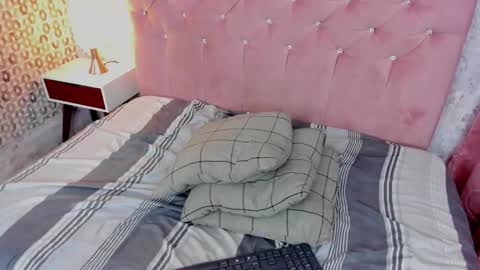 Snapshot of arlequiin_ chatting on February 22, 8:46 am Arlequin online show from February 22, 8:46 am