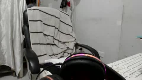 armaduradeacero online show from February 1, 8:13 am