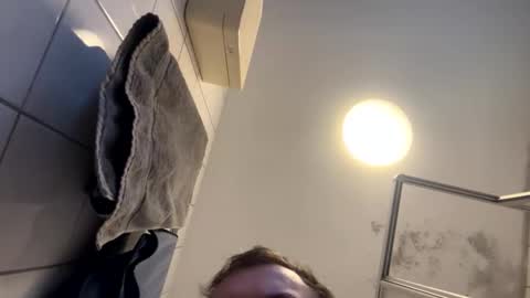 armyskater32 online show from December 15, 1:26 pm