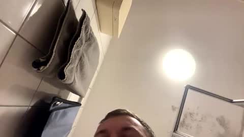 armyskater32 online show from December 18, 10:27 pm