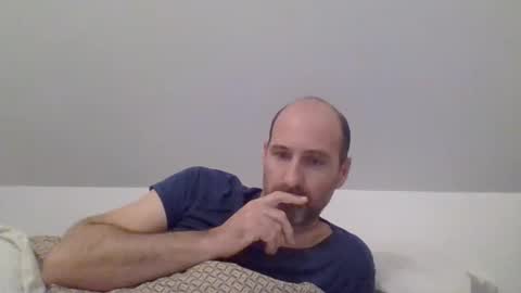 Snapshot of arnaud502700 chatting on December 29, 6:45 am arnaud502700 online show from December 29, 6:45 am