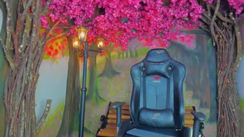 Arohom Lester online show from October 21, 11:11 am