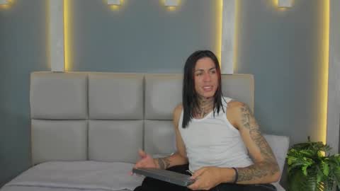 Arohom Lester online show from November 21, 11:03 pm