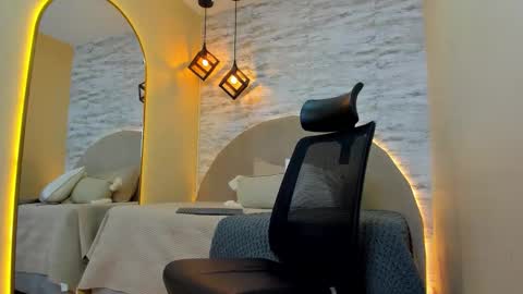 ARON BOLT online show from November 14, 1:48 am