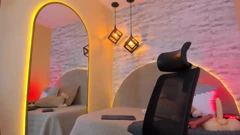 ARON BOLT online show from March 17, 3:33 am