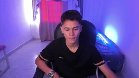 Aaron online show from November 1, 8:44 pm