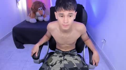 Aaron online show from February 21, 7:48 pm