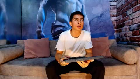 aron_pulse online show from January 10, 2:41 pm