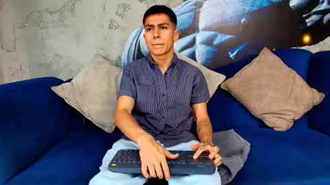 aron_pulse online show from March 28, 1:33 pm