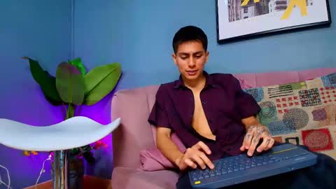 aron_pulse online show from April 17, 2:20 pm