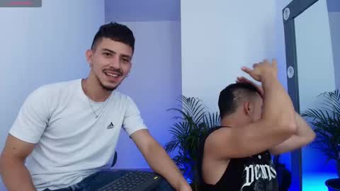 Snapshot of aron_santoro1 chatting on November 6, 9:59 pm Aron Santoro online show from November 6, 9:59 pm