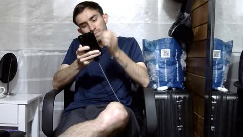 Aron G Franco online show from November 27, 6:10 pm