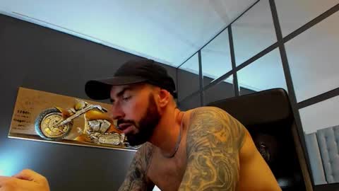 AronGrant online show from November 18, 9:58 am