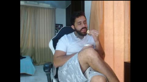 aronmiller online show from November 7, 8:31 pm