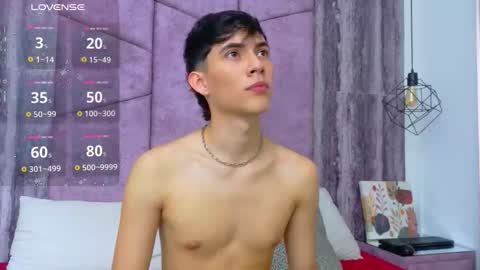 Snapshot of arontawers chatting on April 18, 7:29 pm Arontawers online show from April 18, 7:29 pm