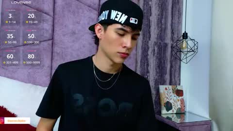Snapshot of arontawers chatting on May 14, 8:48 pm Arontawers online show from May 14, 8:48 pm