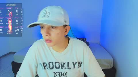 Snapshot of arontroy_wi chatting on January 10, 9:13 am noah and ivy online show from January 10, 9:13 am