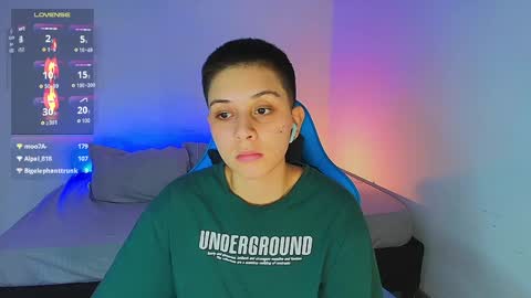 Snapshot of arontroy_wi chatting on January 17, 2:50 pm noah and ivy online show from January 17, 2:50 pm