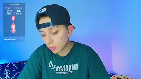 Snapshot of arontroy_wi chatting on January 24, 2:07 am noah and ivy online show from January 24, 2:07 am