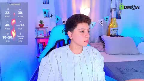 Snapshot of arontroy_wi chatting on September 26, 11:09 pm noah and ivy online show from September 26, 11:09 pm