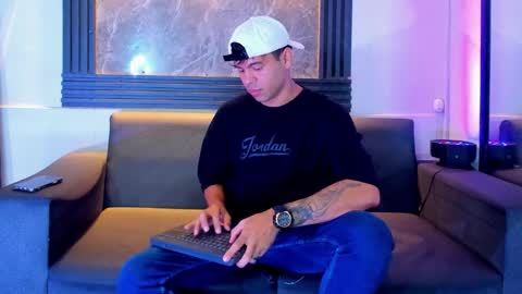 Snapshot of aroon_sexx21 chatting on November 8, 12:16 pm Aroon online show from November 8, 12:16 pm