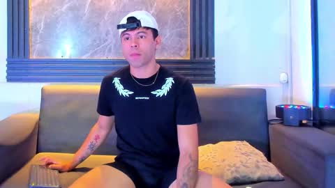 Snapshot of aroon_sexx21 chatting on November 27, 11:56 am Aroon online show from November 27, 11:56 am