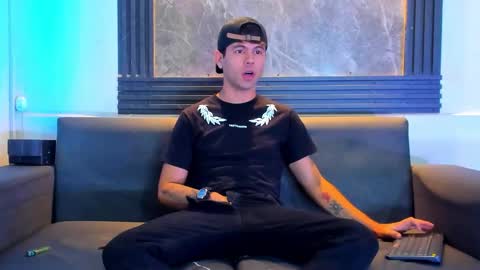 Snapshot of aroon_sexx21 chatting on December 1, 11:48 am Aroon online show from December 1, 11:48 am