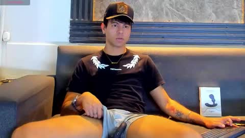 Aroon   online show from January 14, 8:03 pm