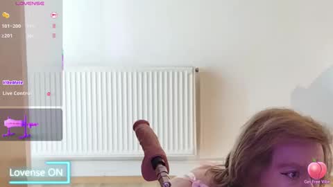 Snapshot of arrasun chatting on February 25, 11:19 am Arra Sun online show from February 25, 11:19 am