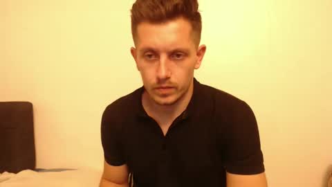 Snapshot of arromwilliam90 chatting on December 6, 7:01 pm arromwilliam90 online show from December 6, 7:01 pm