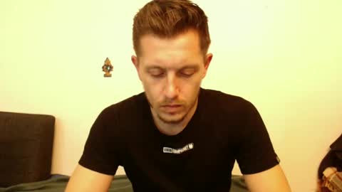 Snapshot of arromwilliam90 chatting on January 26, 1:04 pm arromwilliam90 online show from January 26, 1:04 pm