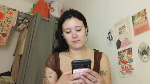 Snapshot of arrosemoi chatting on April 8, 11:48 pm arrosemoi online show from April 8, 11:48 pm