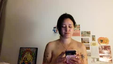 Snapshot of arrosemoi chatting on May 4, 9:11 pm arrosemoi online show from May 4, 9:11 pm