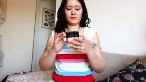 Snapshot of arrosemoi chatting on May 12, 8:00 am arrosemoi online show from May 12, 8:00 am