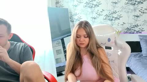 art_cam_ online show from March 6, 8:22 am