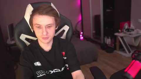 Alex online show from December 15, 8:46 pm