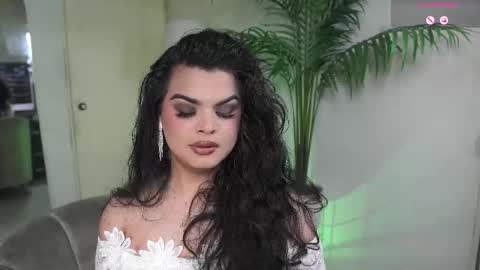 Chloe  online show from October 8, 6:38 pm