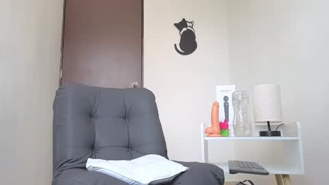   online show from October 17, 2:52 pm