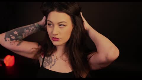 Snapshot of artegirlx chatting on February 2, 11:30 am Maya online show from February 2, 11:30 am