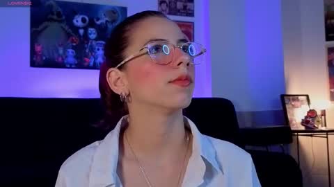 Snapshot of artemisablake chatting on December 17, 5:24 am artemisablake online show from December 17, 5:24 am