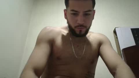 Snapshot of arthur1718 chatting on November 6, 12:33 am arthur1718 online show from November 6, 12:33 am